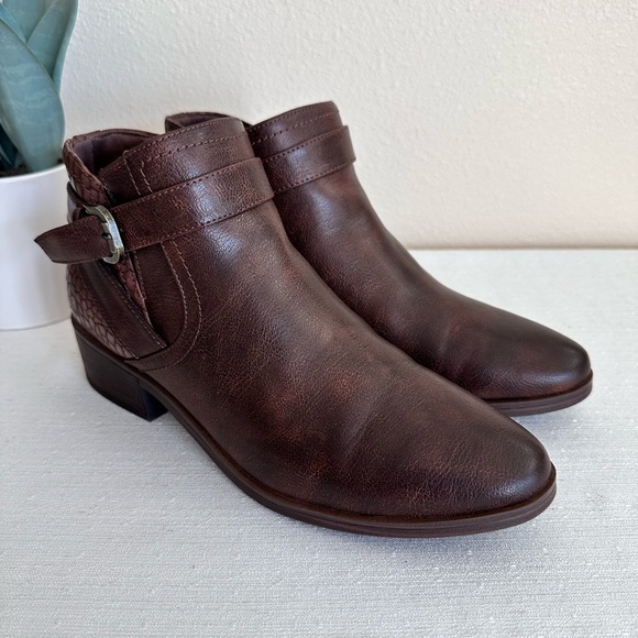 BareTraps Maci Brown Faux Leather Croc Texture Buckle Ankle Booties Women’s 10M - Picture 6 of 13